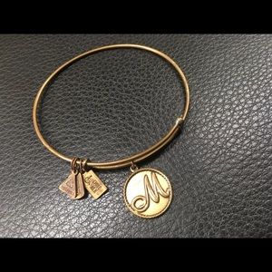 Wind & Fire Bracelet - M initial